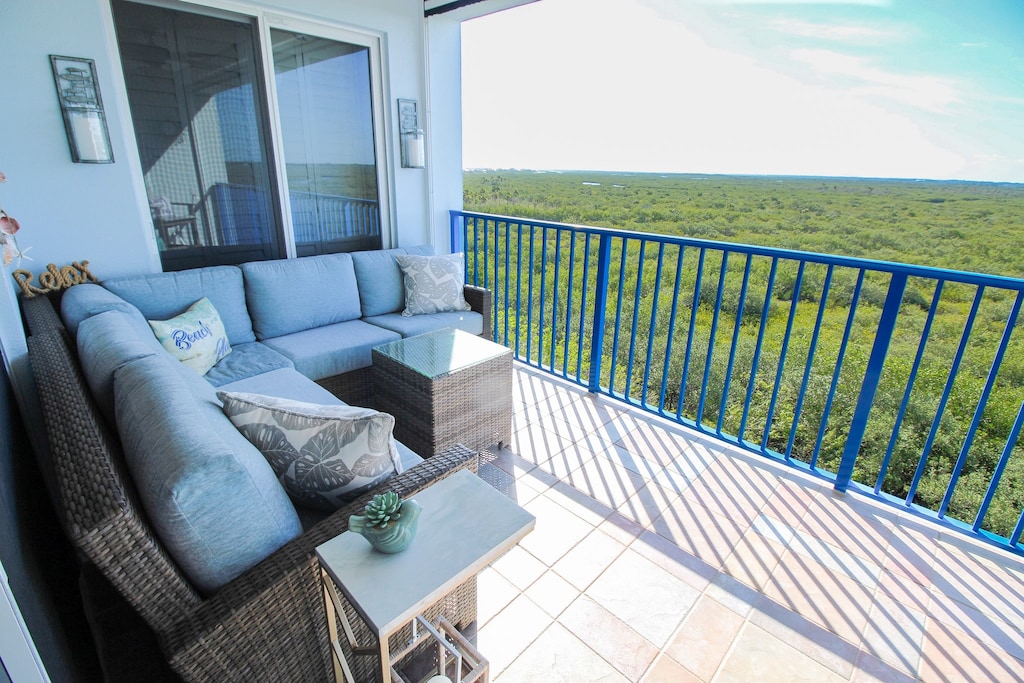 Balcony with outdoor sectional