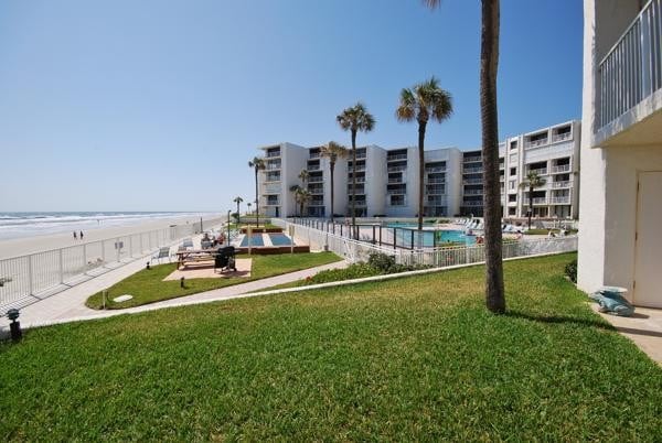 The Pelican oceanfront pool