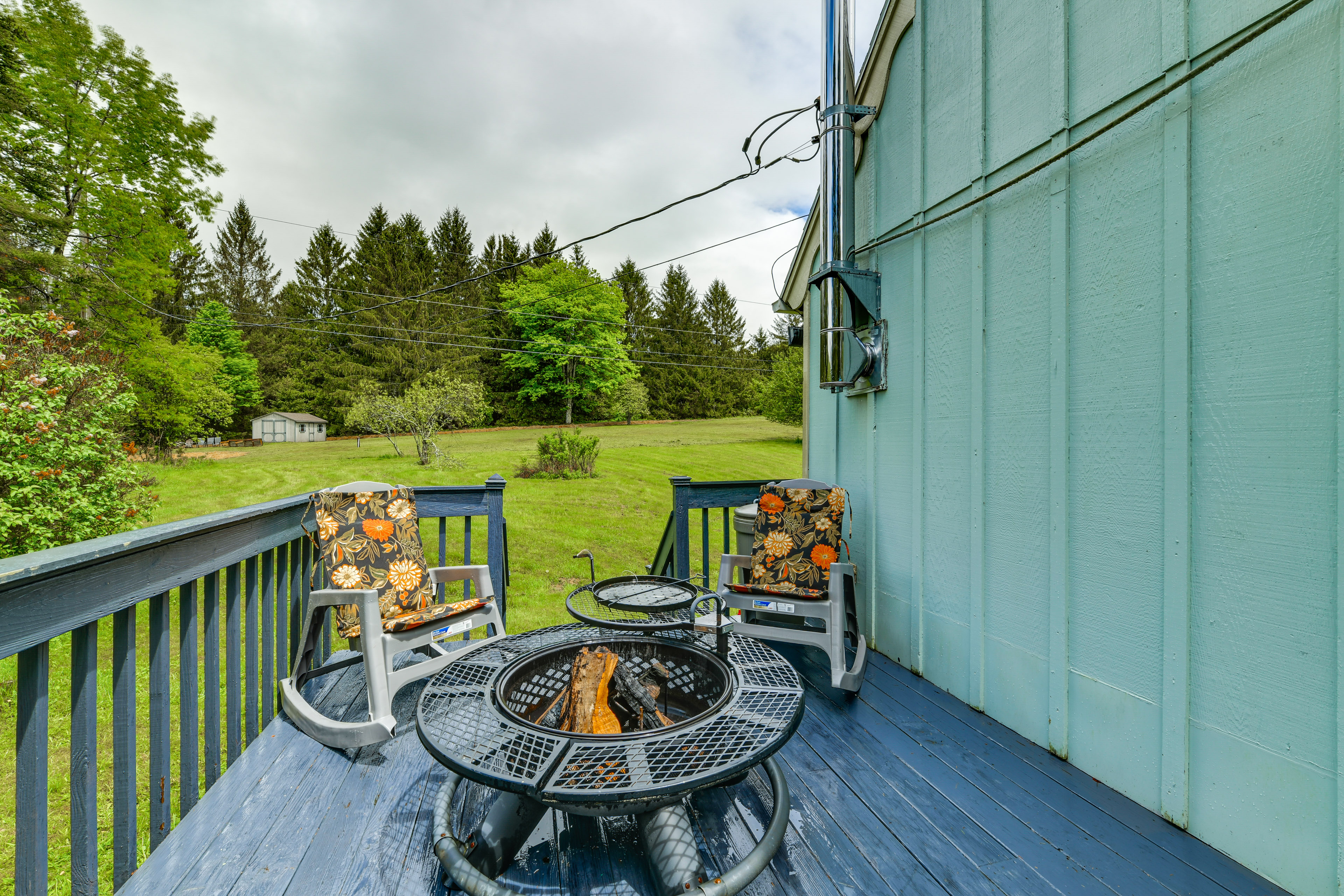 Mountain-View Catskills Casita: Hike, Fish & Golf!