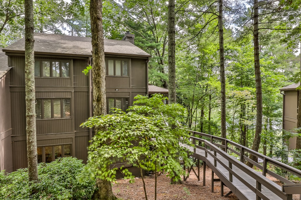 Retreat at Lake Sconti