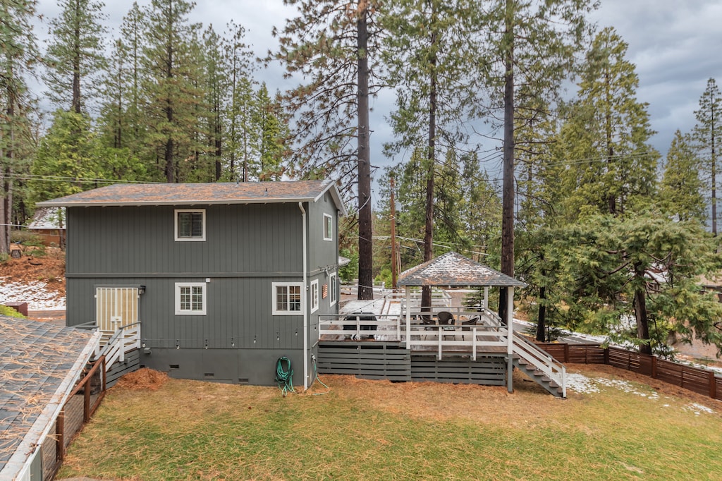 Large Fenced Grass Yard