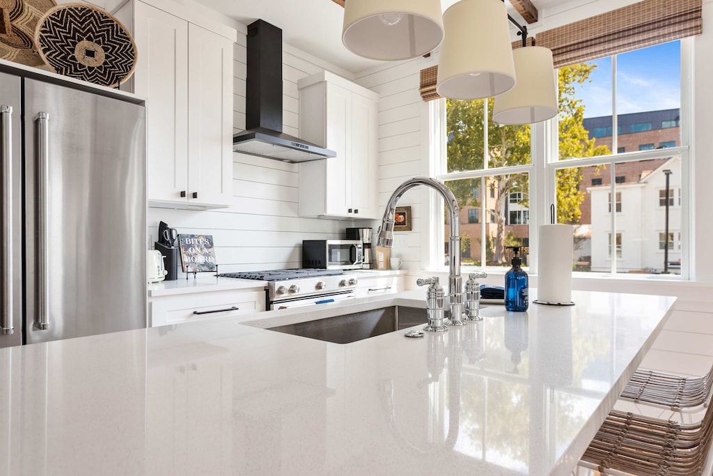 Fully equipped kitchen with everything you need to cook a meal!