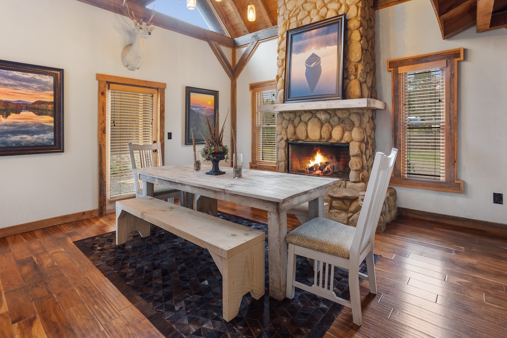 Dandelion Delight - Dining Room