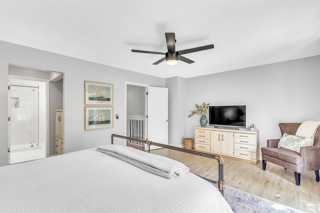 Primary Bedroom with King Bed and En-Suite Bathroom