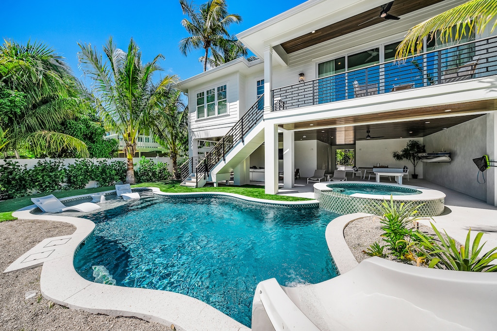 Siesta Serenity by Siesta Key Luxury Rental Properties