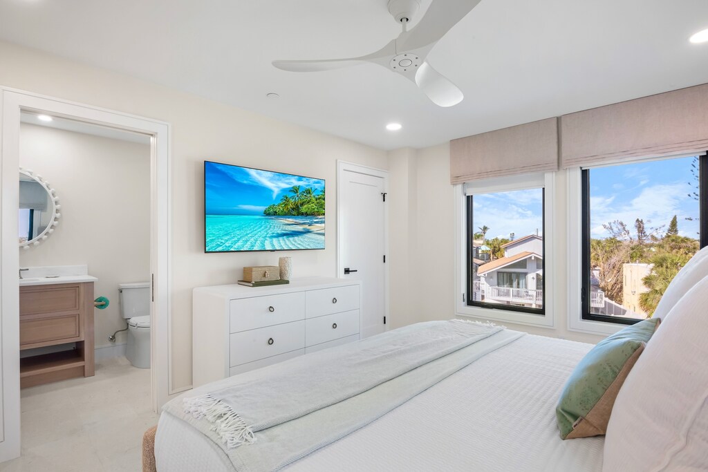 Fourth Bedroom, King