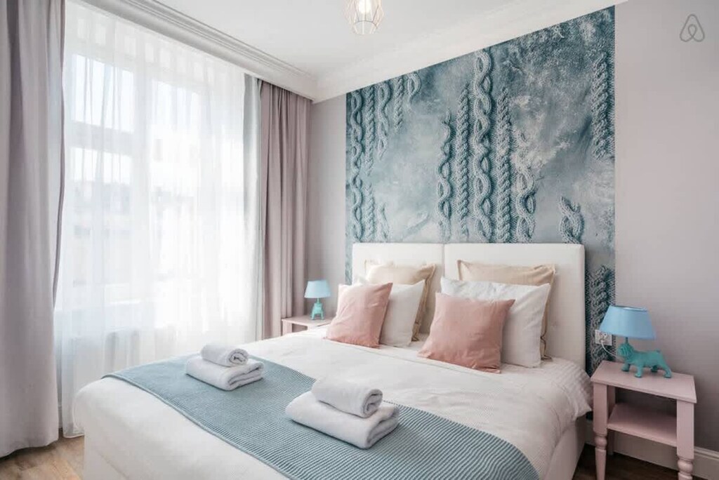 Bedroom II with king size bed