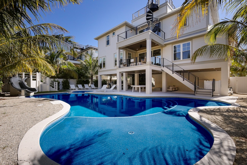 Private Pool with Spa