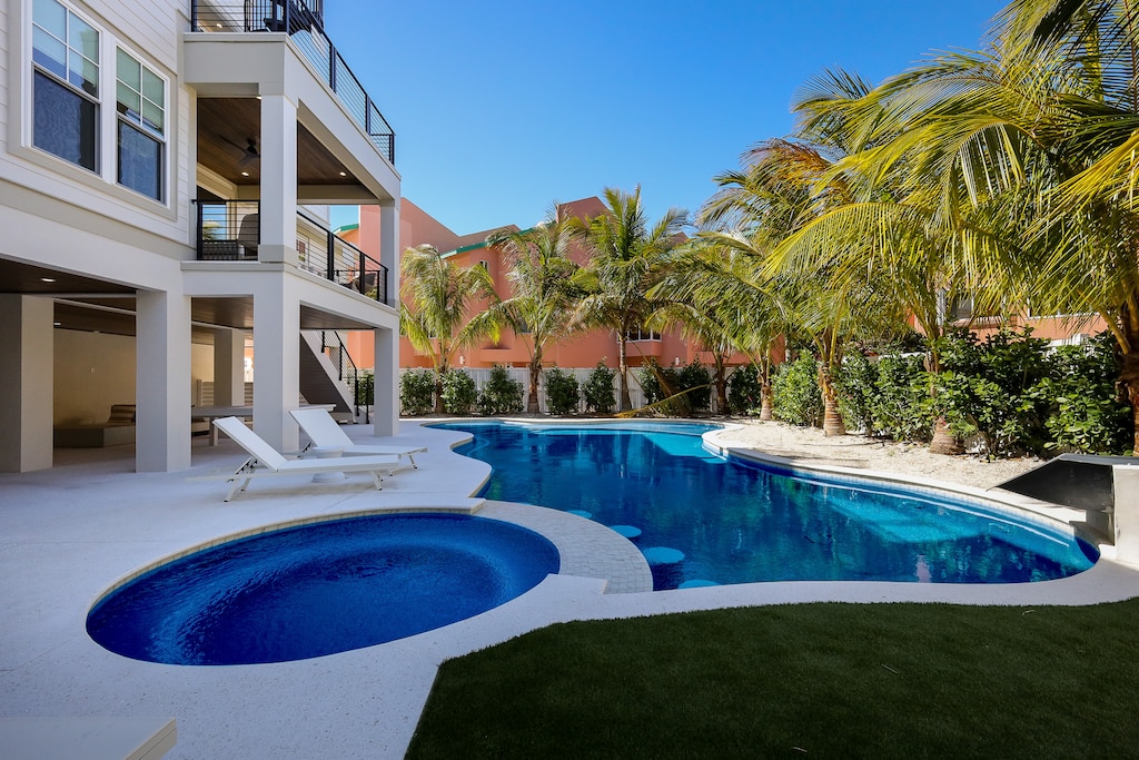 Private Pool and Spa