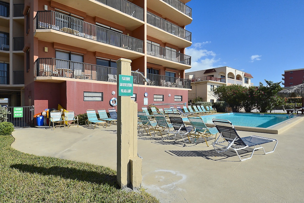 Emerald Isle Pool Deck