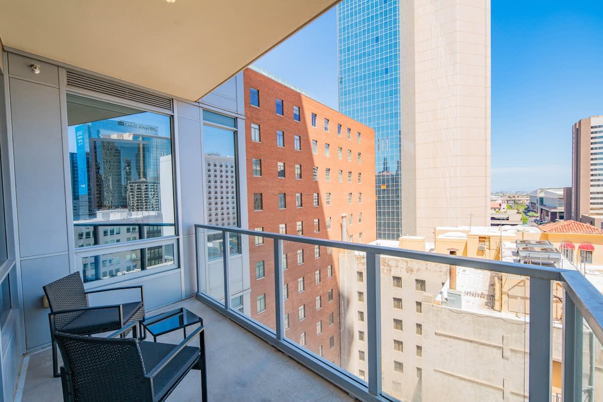 Near Chase Field | Balcony,Pool,Gym,Parking,W/D