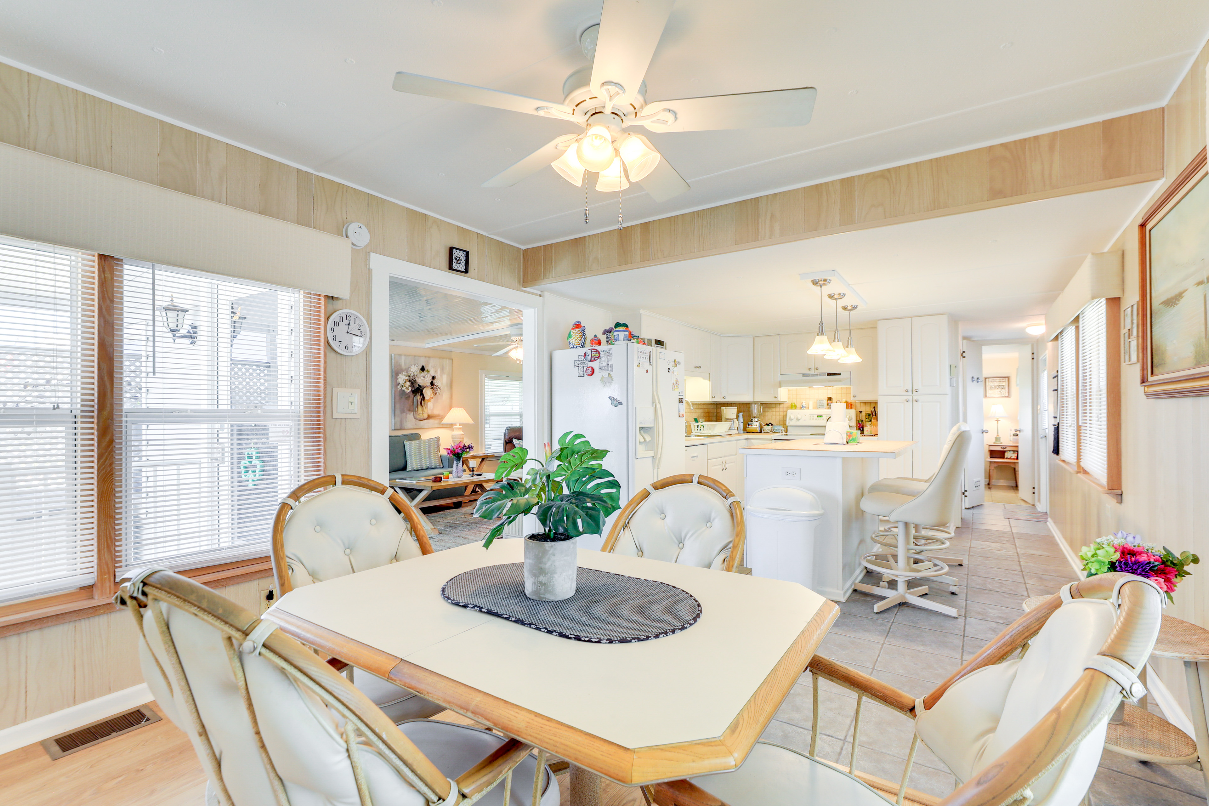 2 Mi to Venice Beach: Home w/ Pool Access