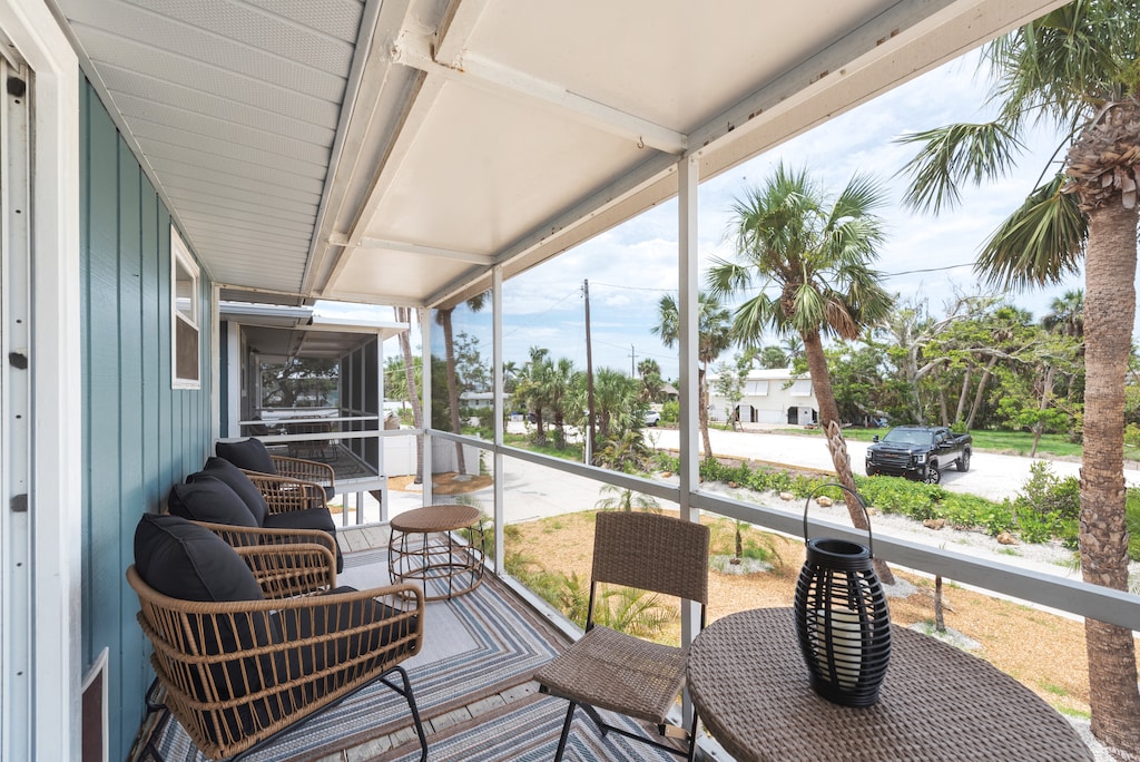 Screened lanai