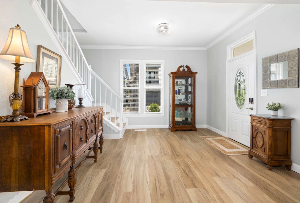 Enjoy amenities for 6 guests in our cozy 3 bed, 2.5 bath recently renovated home that kept its vintage feel.