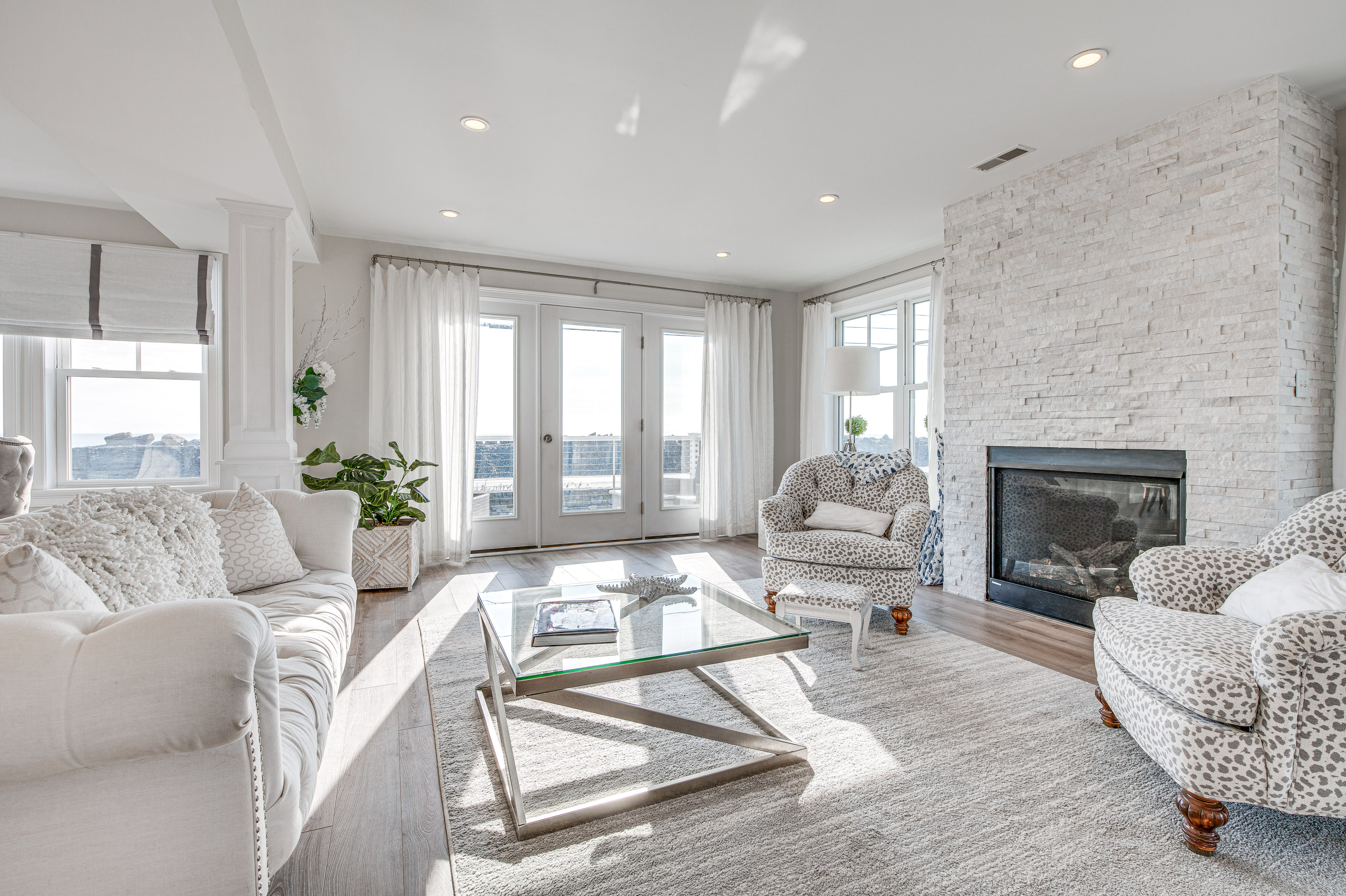 Walk to Rye Harbor State Park: Home w/ Ocean Views