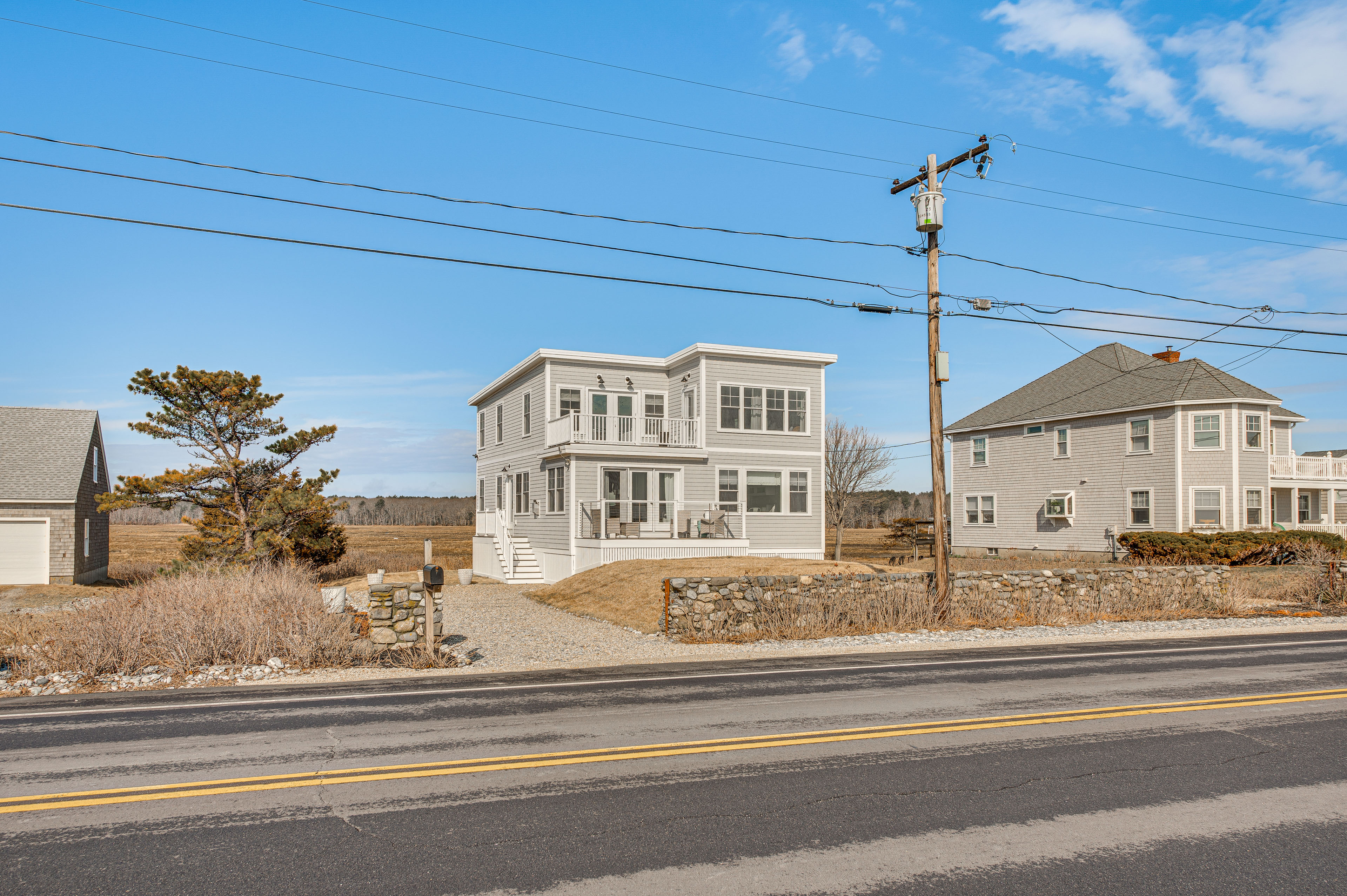 Walk to Rye Harbor State Park: Home w/ Ocean Views