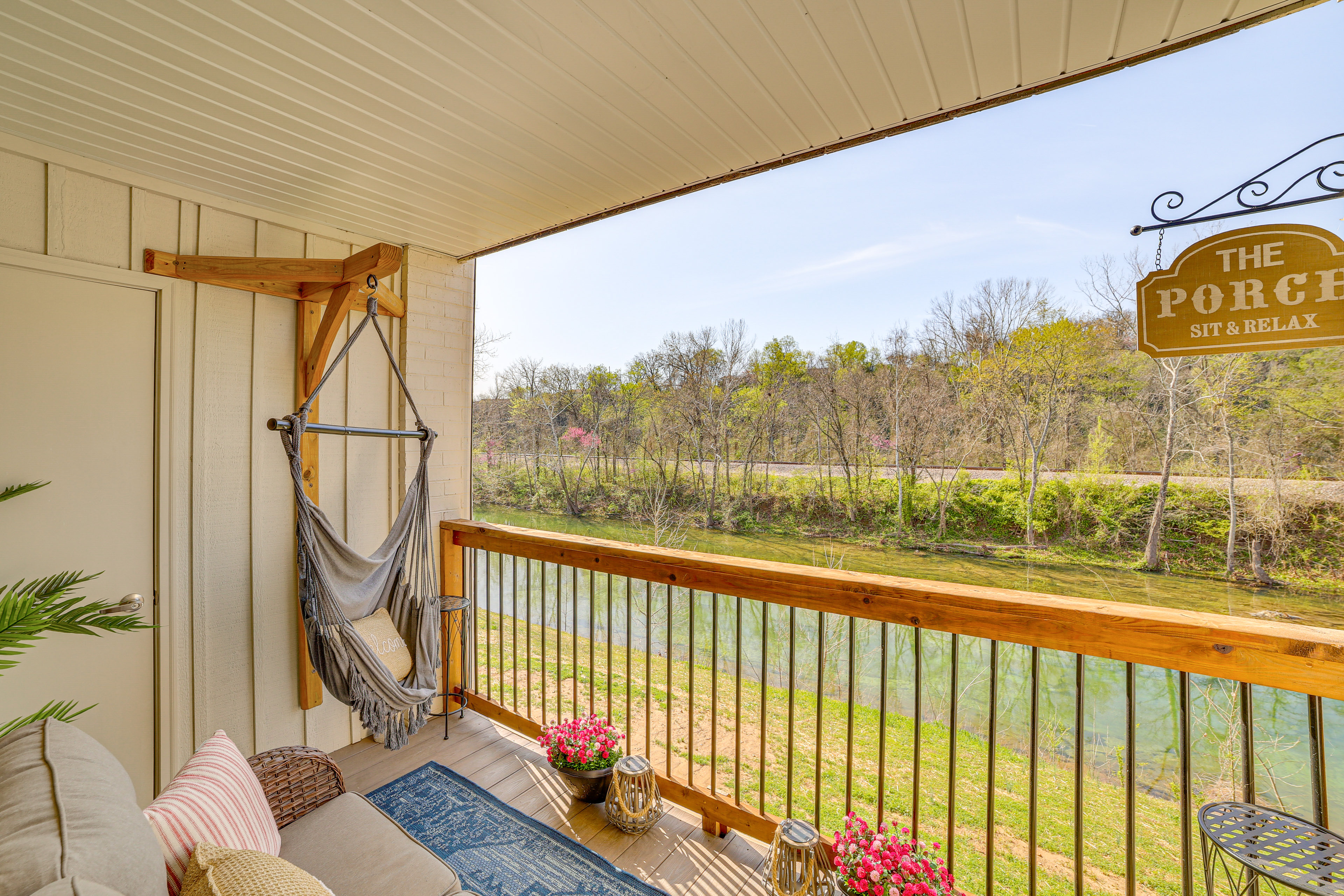 Walk to Branson Landing: Condo w/ Resort Amenities