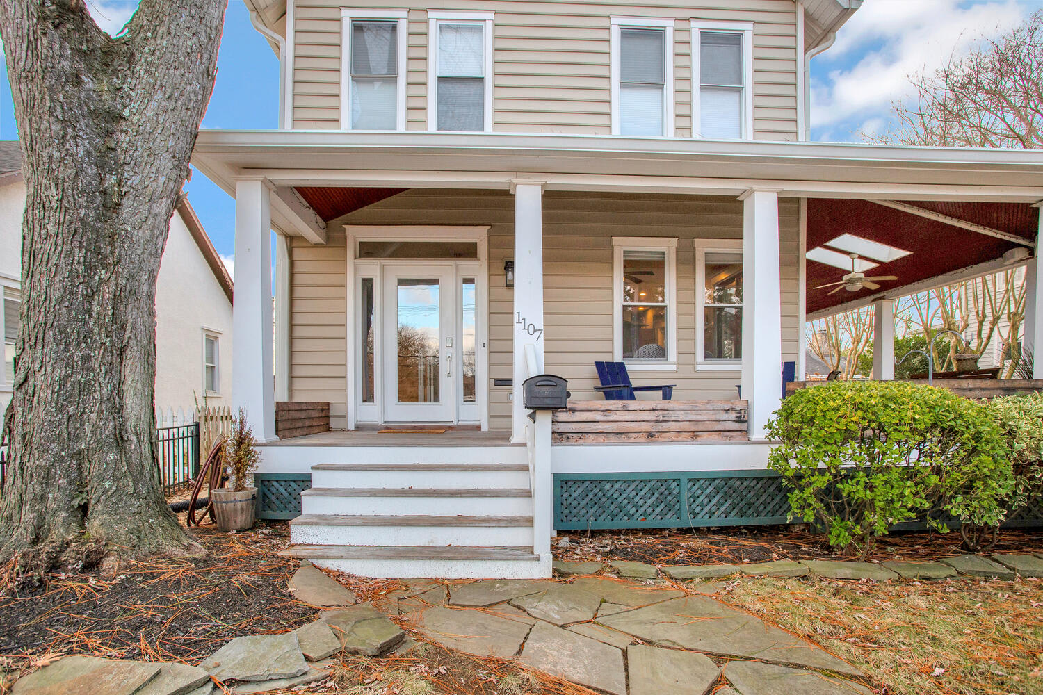 Spacious 5 BR house - 5 Min Walk to N-MC Stadium!