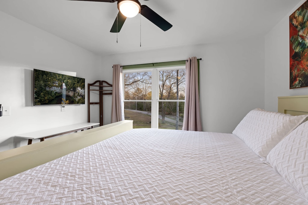 Bedroom 2 - King Bed and smart TV
