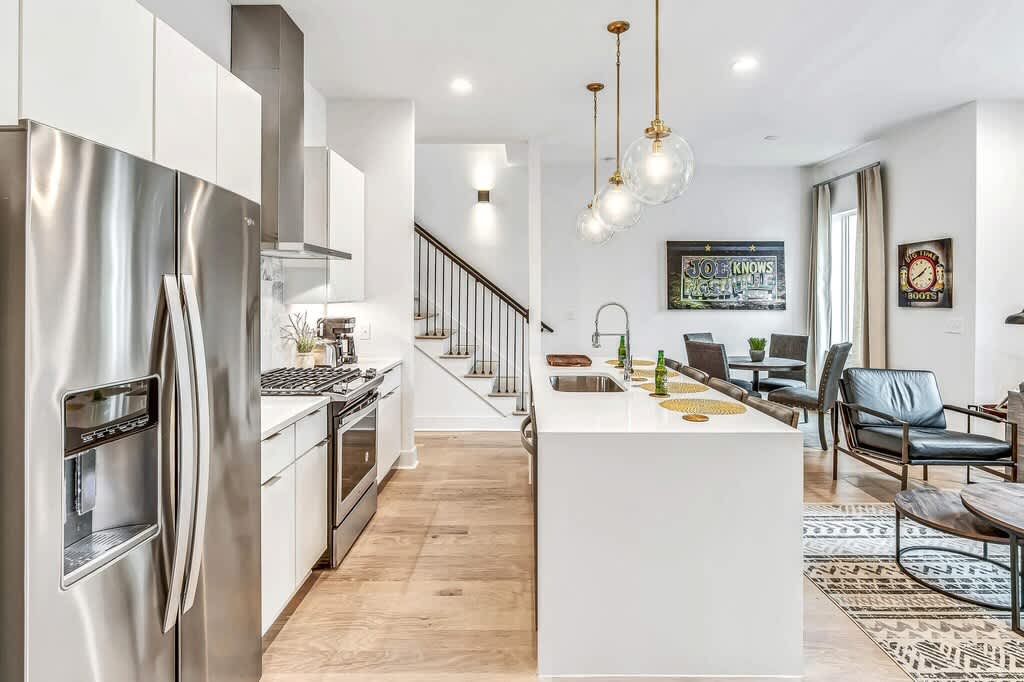 Level 2 | Stainless Steel Appliances | Ample Seating