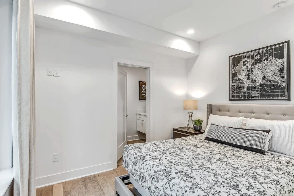 Level 1 | Bedroom 1 | Queen bed, Attached Full Bath