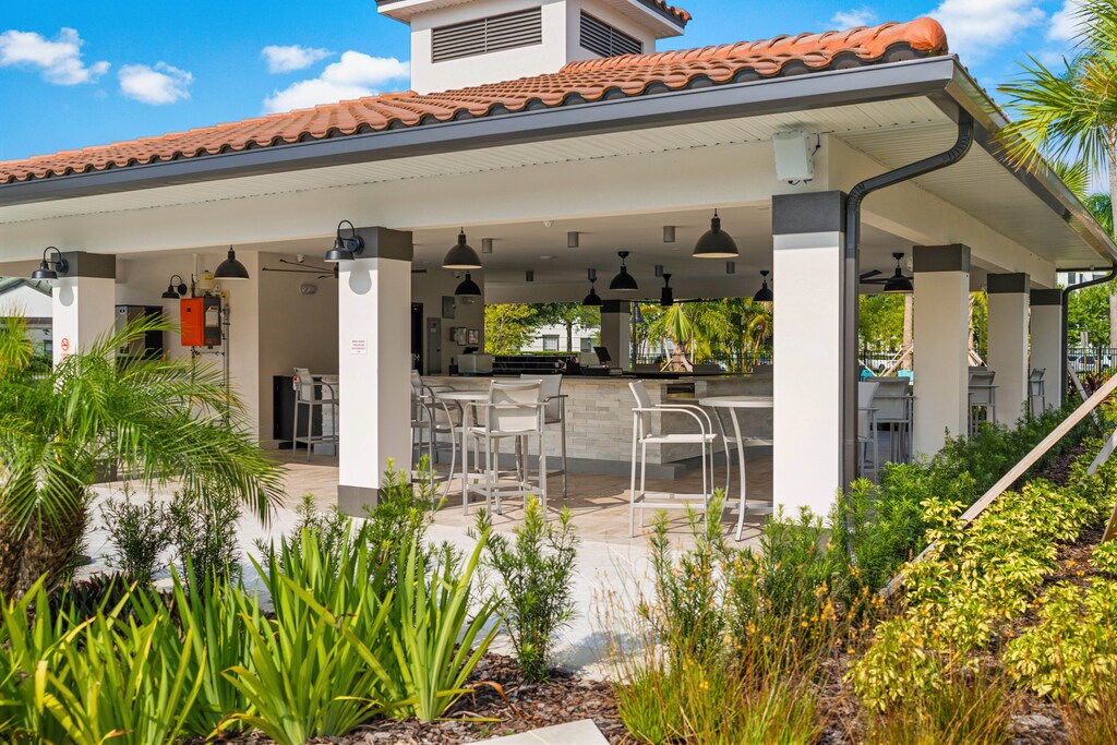 Vista Cay Isles resort pool bar
