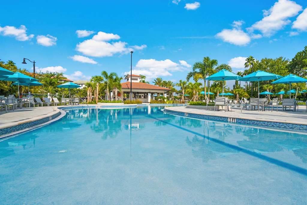 Vista Cay Isles resort pool