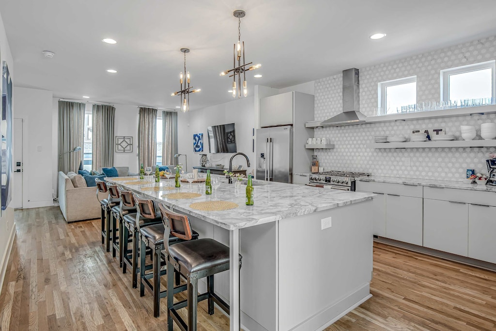 Level 2 | Enjoy a fully stocked, modern kitchen with bar seating.