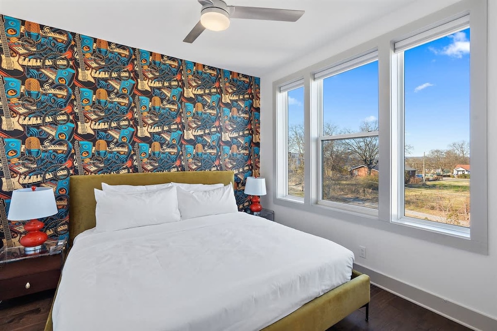  Bedroom 2 - King bed, ensuite bath
