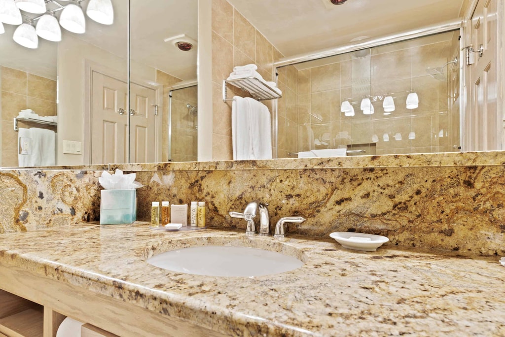 Lodge-Tower-478-6407