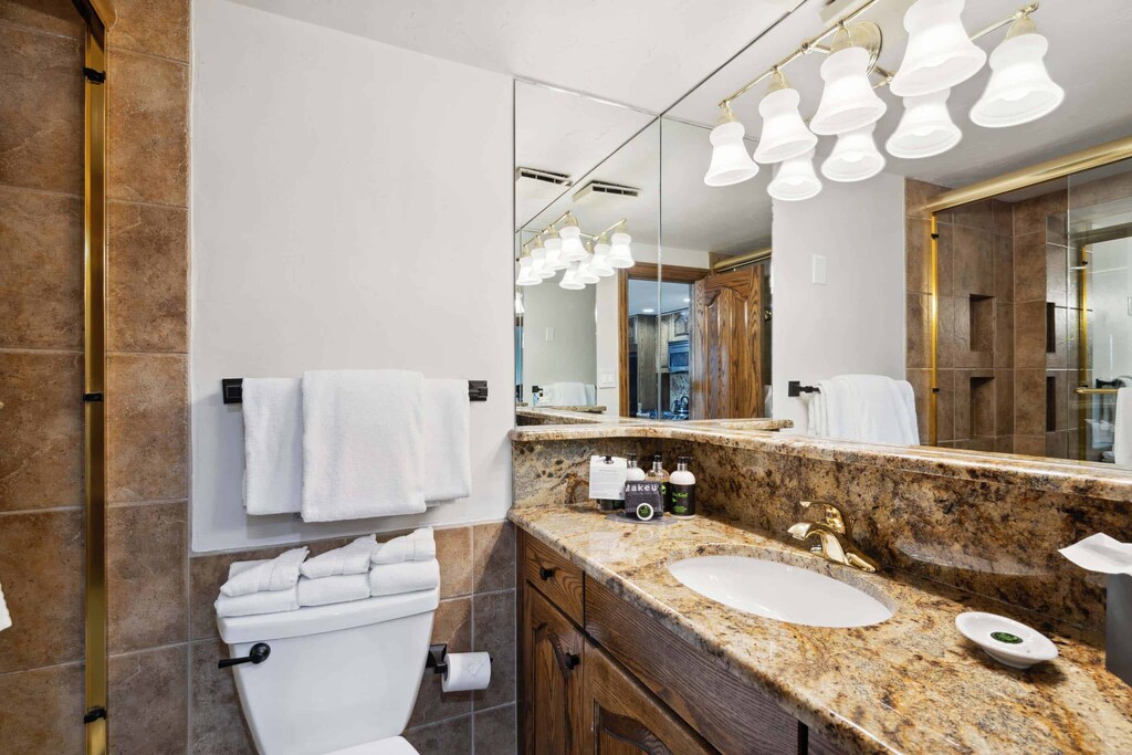 lodgetower678-8317_54266948218_o