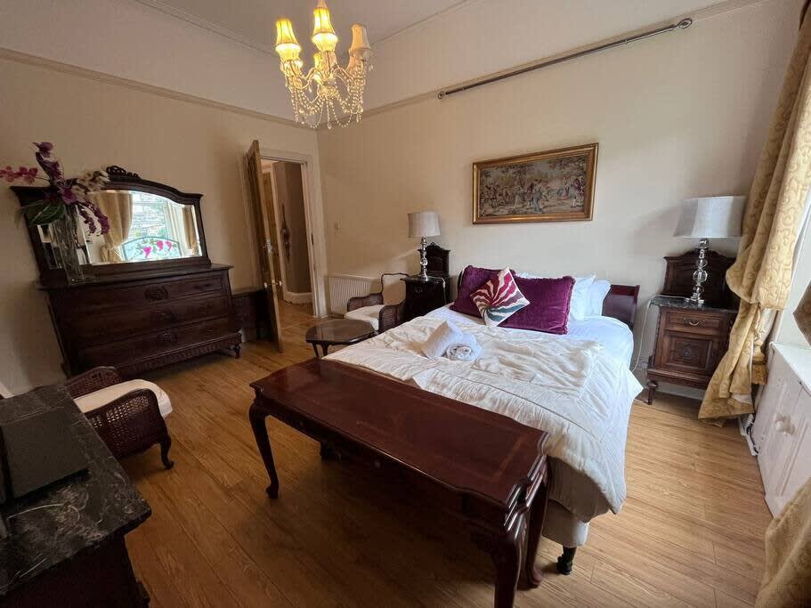 Crisp linens and plush pillows