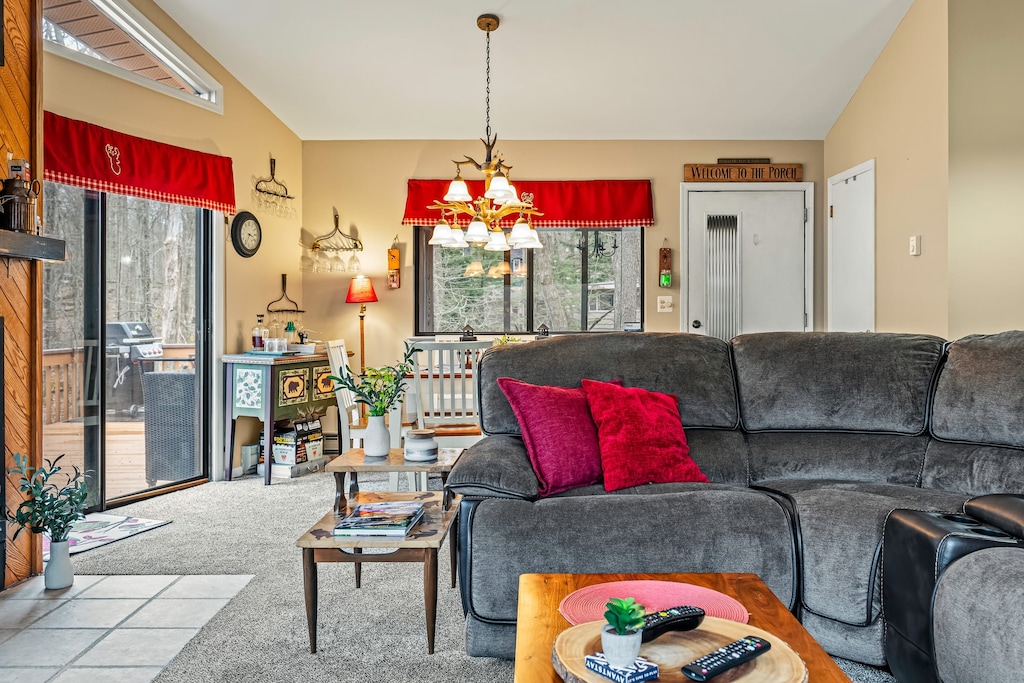 Living room with direct access to the deck.