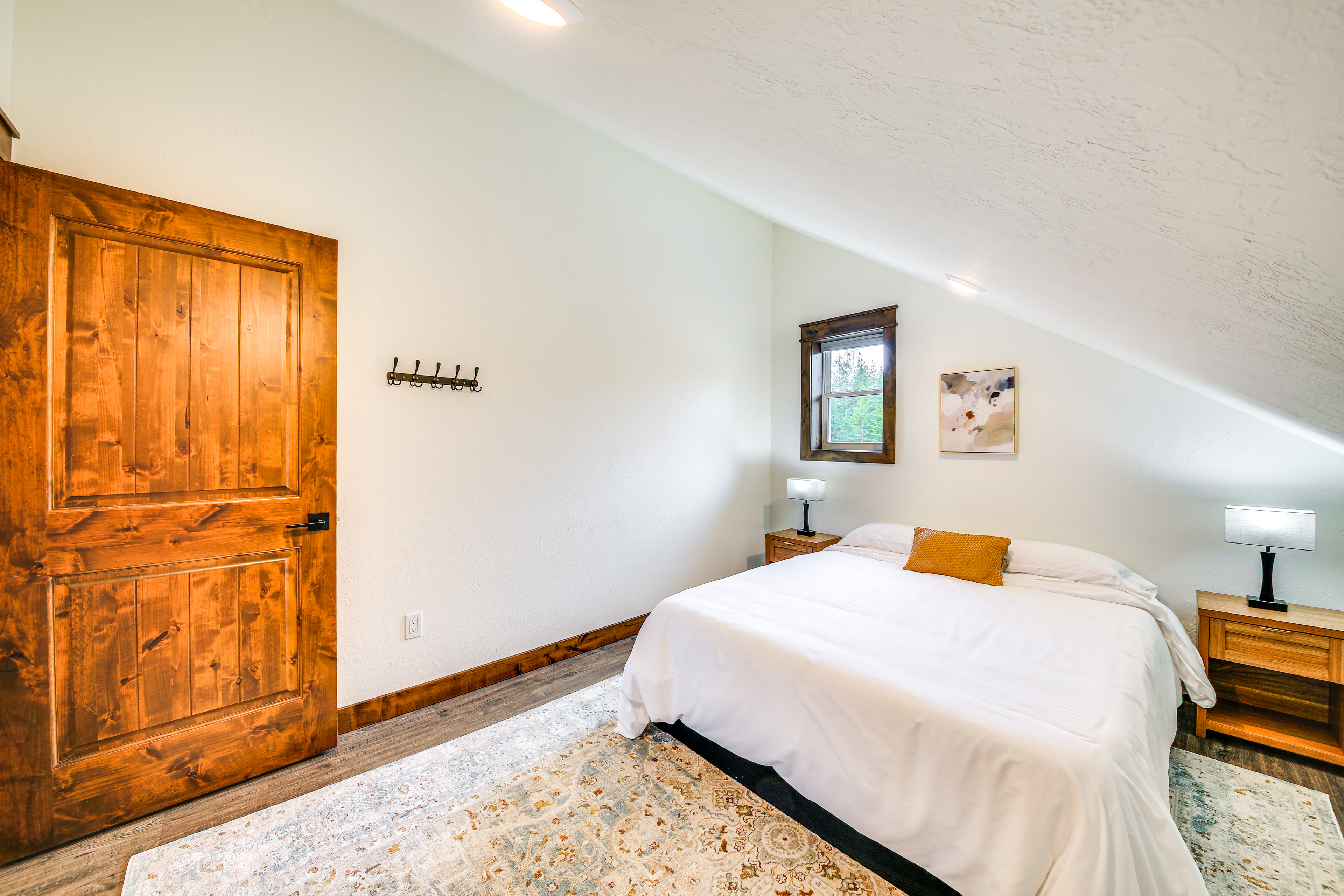 Mountain Views + Fireplace: Bonners Ferry Escape!