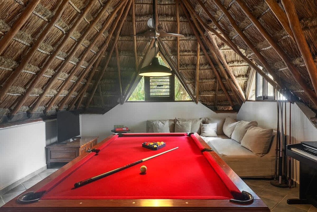 Pool table
