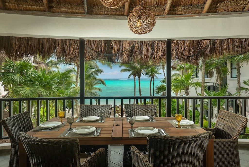 
Dining area on the terrace with a sea view