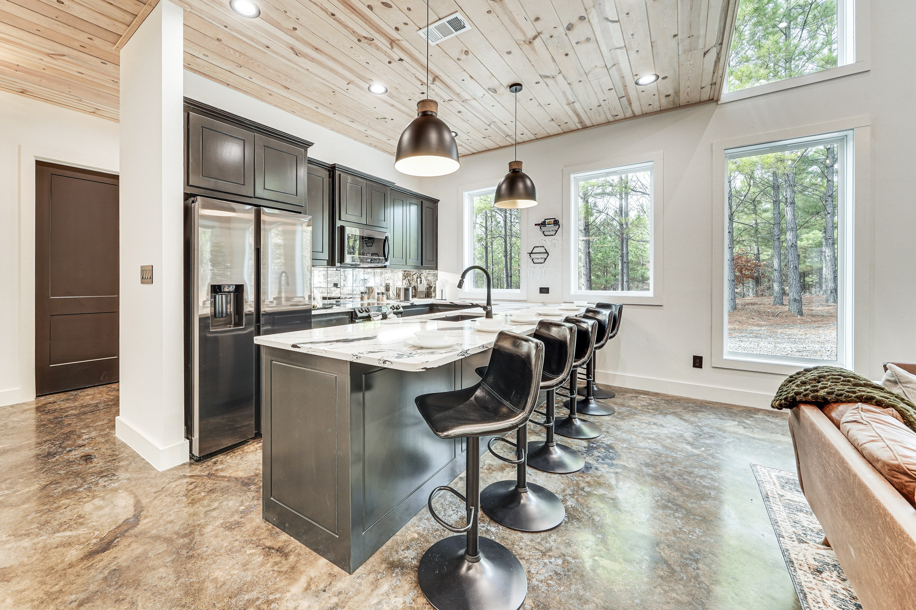 7 Mi to Broken Bow Lake: 'Wynsome Lodge' Cabin!