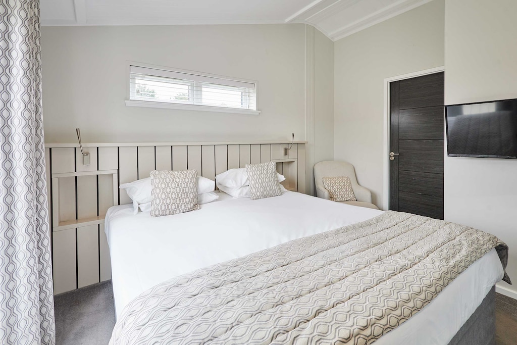 River Tees Lodge, Great Ayton - Host & Stay