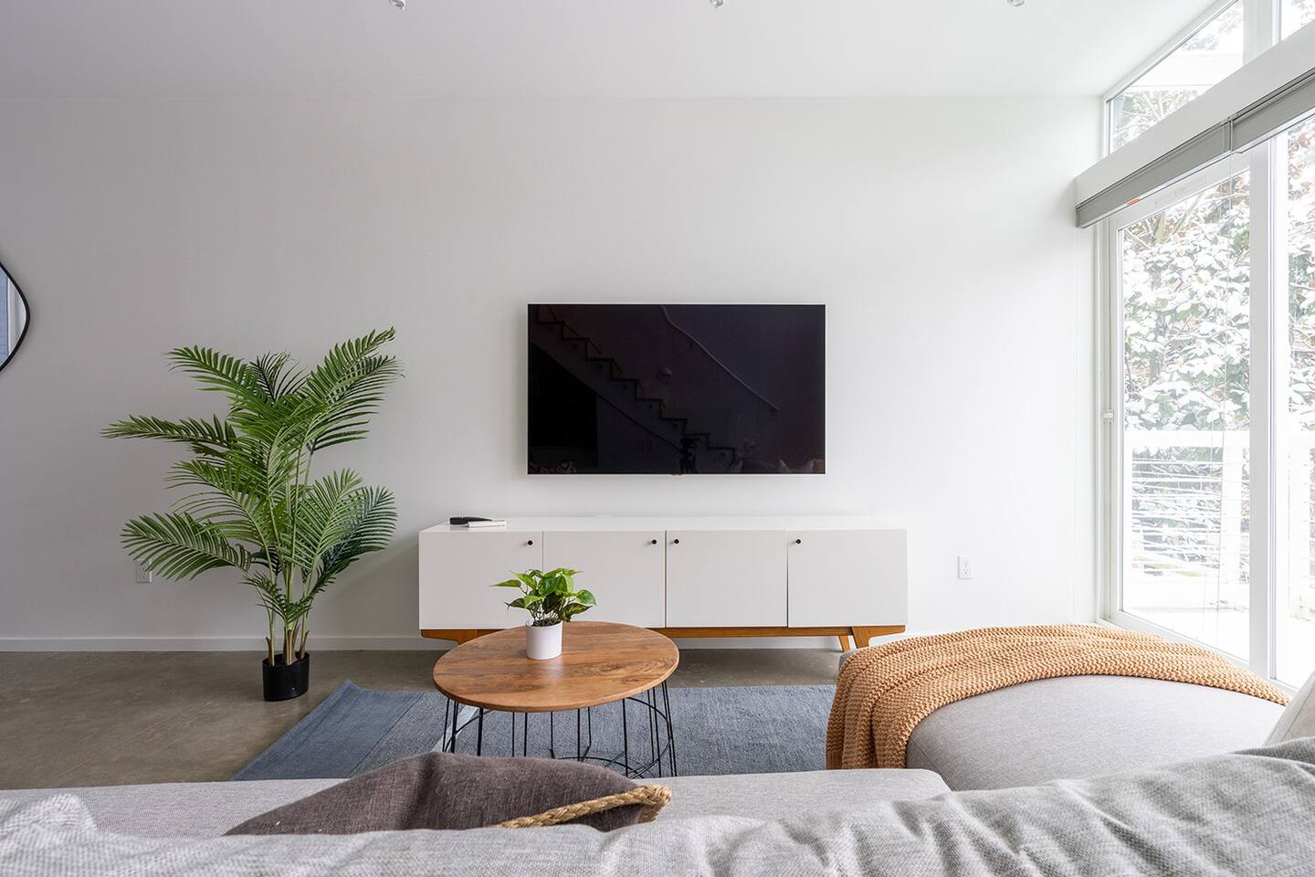 Modern Cap Hill Townhouse w/ Rooftop Deck