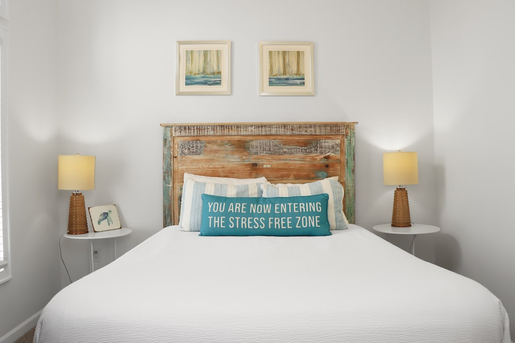 Bedroom 3 with Queen Bed