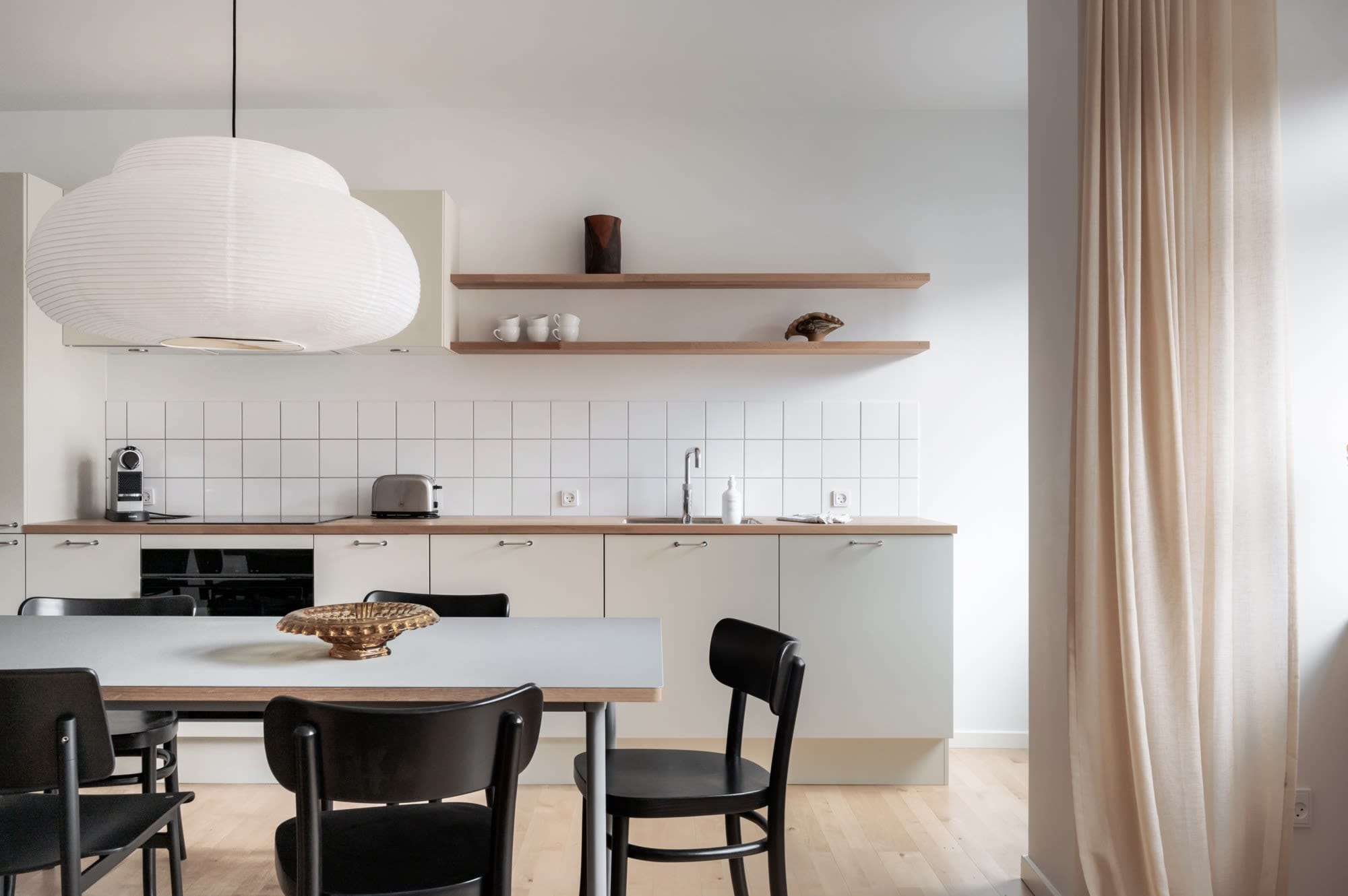 Queens Courtyard 2BR XL