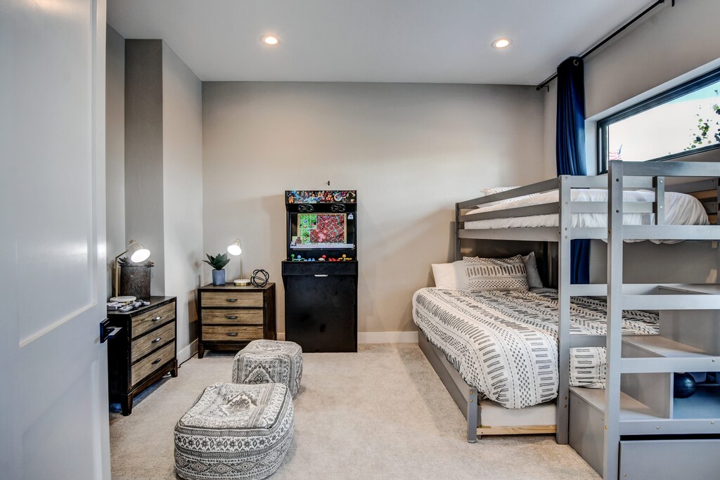 Bunk Room with Arcade