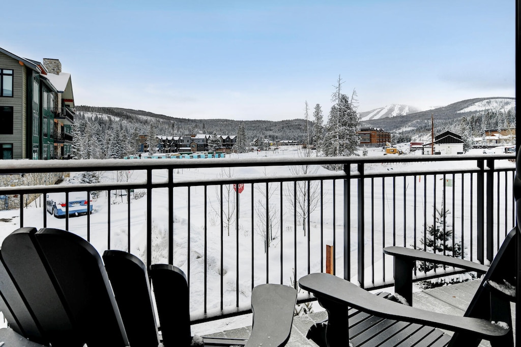Deck From Queen Guestroom with Views of Winter Park Resort