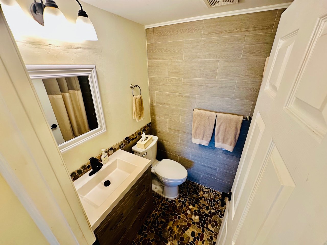 Pelican Paradise – Your Seaside Escape Awaits!