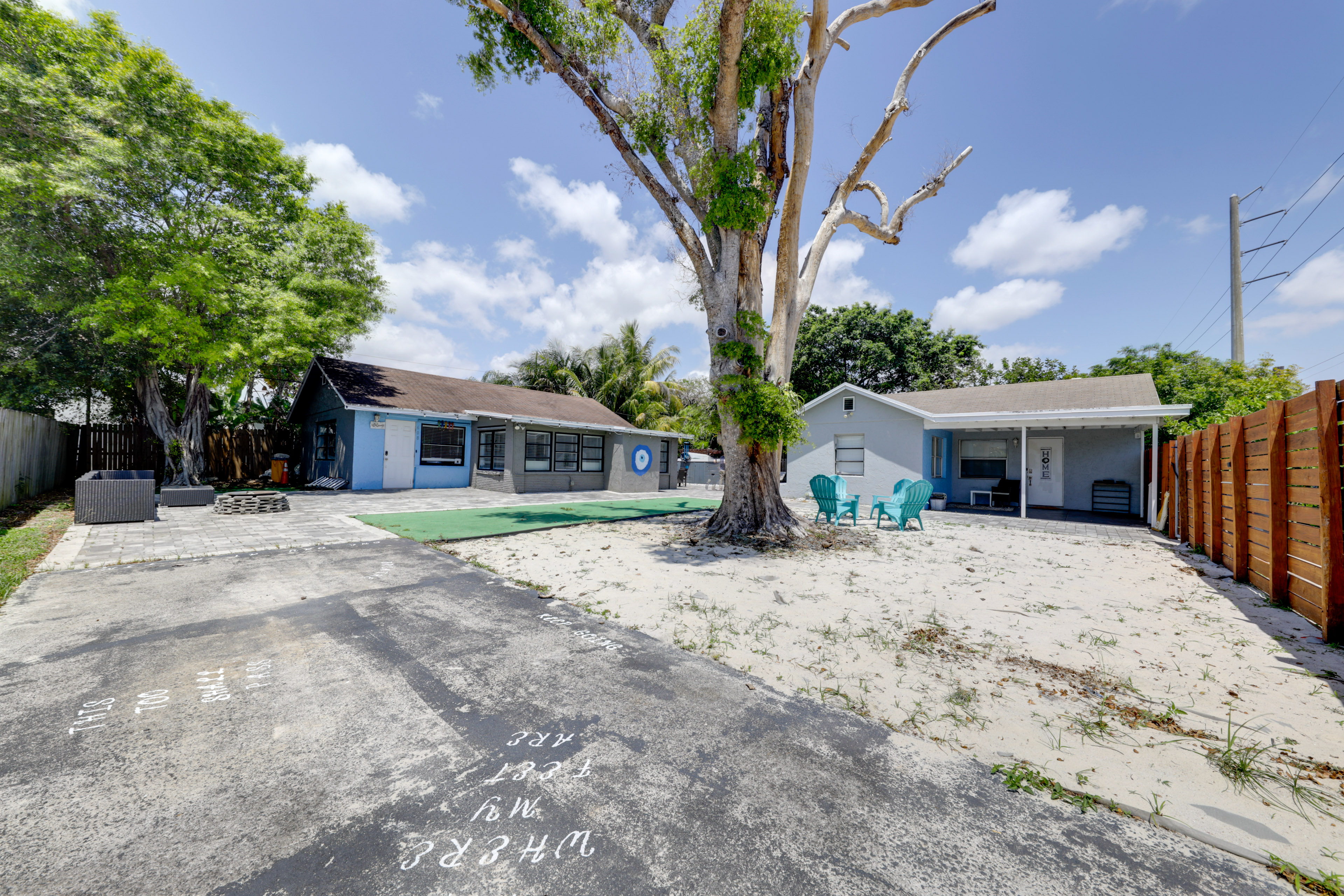 Unique 2 House Rental: 3 Mi to Beach & Boardwalk