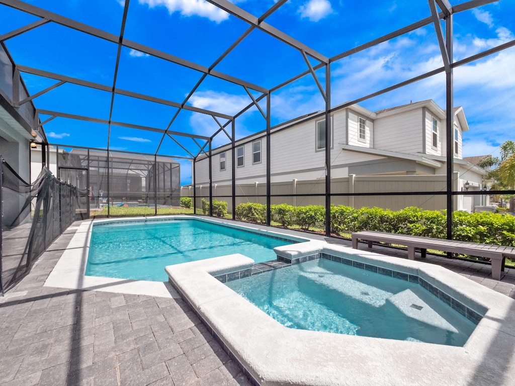 Luxurious Pool and Spa (Pool/Spa Heat & Grill Rentals Available for Additional Fee)