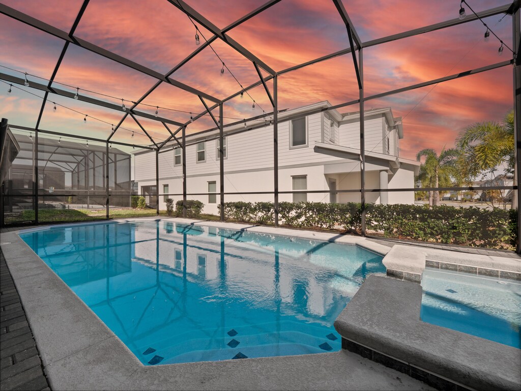 Luxurious Pool and Spa  (Pool/Spa Heat & Grill Rentals Available for Additional Fee)