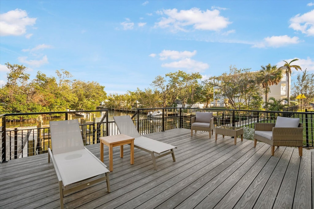 Lounge Area to Canal