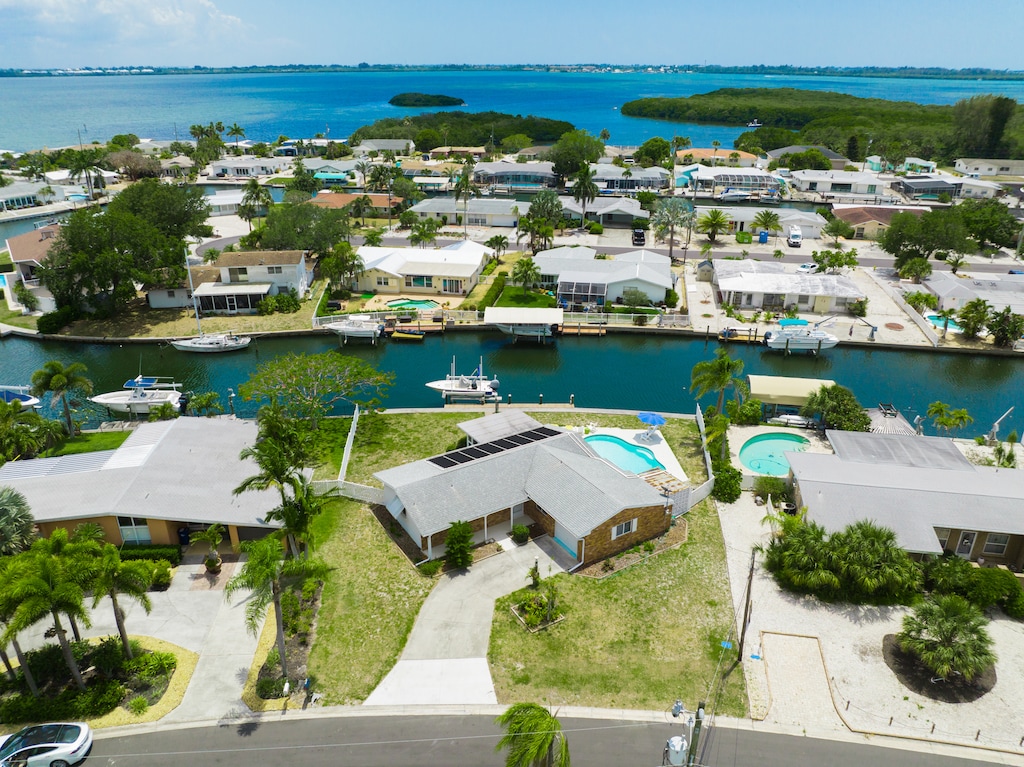 Edgewater by AMI Locals