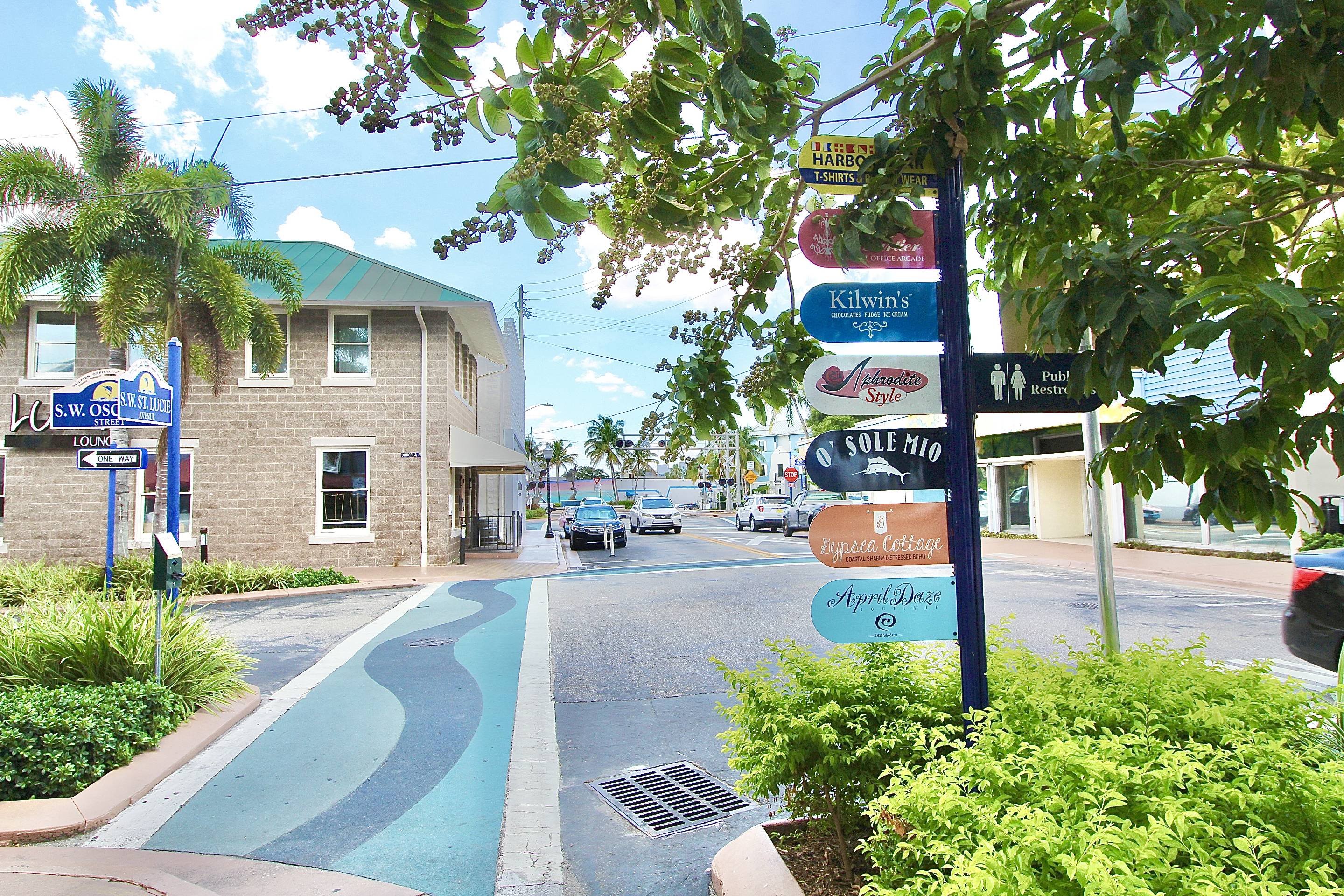 New Build - Waterfront Home in Port Salerno - Stuart - Private Boat Dock & Lift - Community Pool.